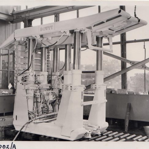 6-Leg 240 Ton Chock  | Original photo in the Dowty archive at the Gloucestershire Heritage Hub